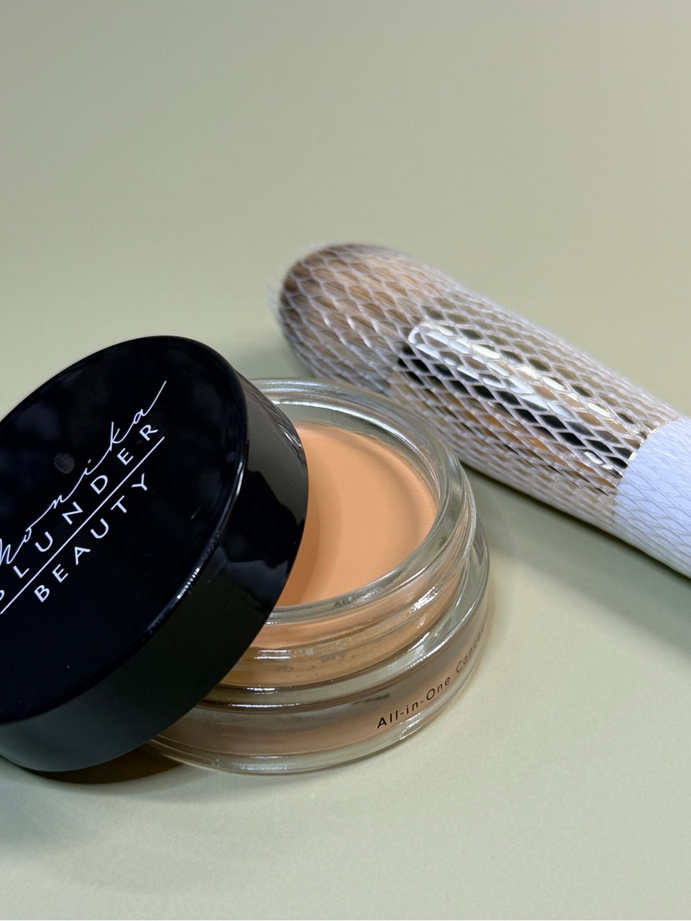 Monica Blunder foundation 52.00 MSRP only  with a full size brush FREE‼️